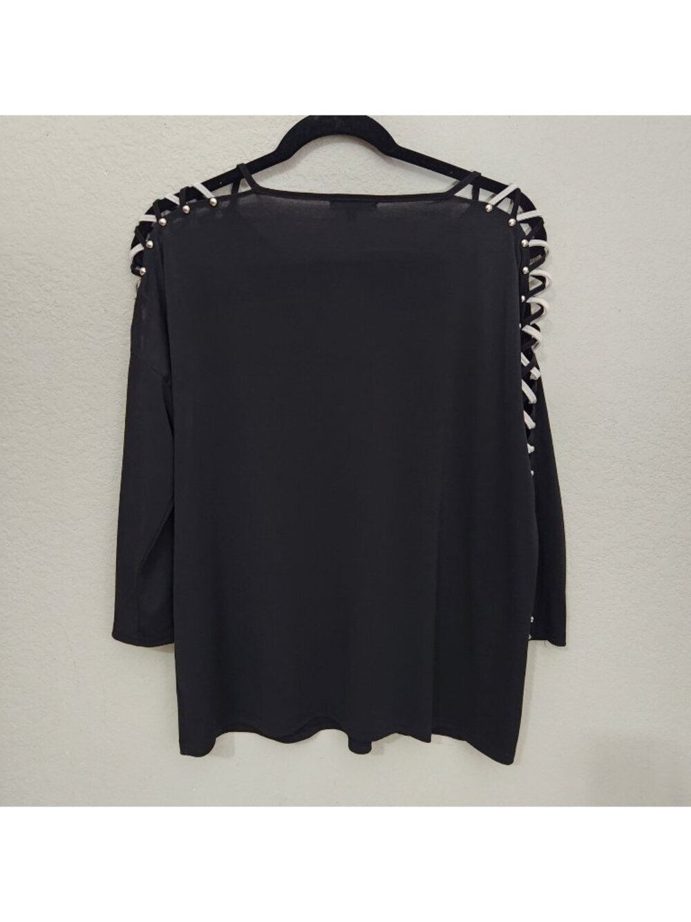 Tesoro Moda Womens Black Top Lace-Up Pearl Sleeve Detail Size Small Goth